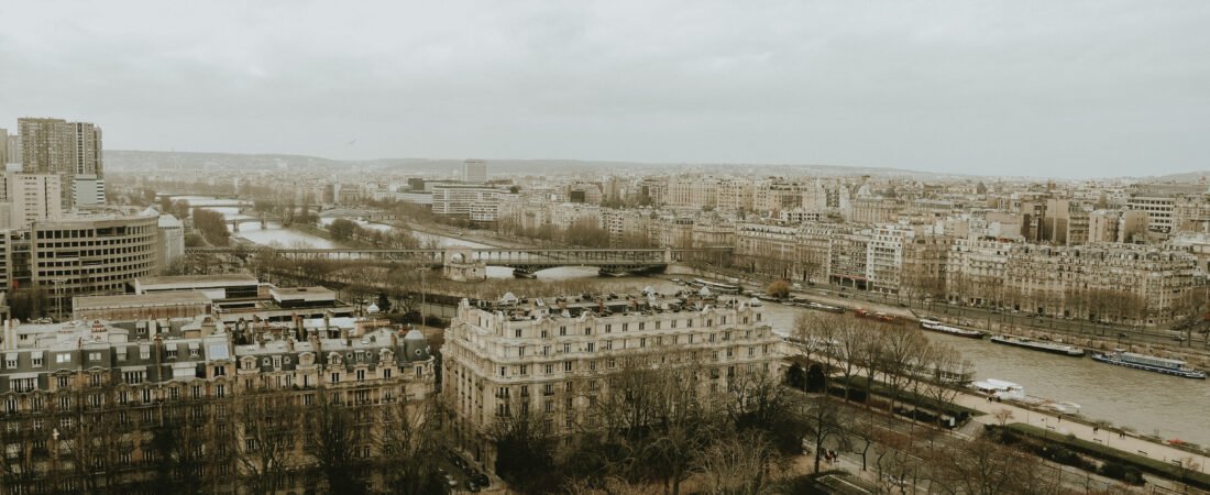 Comment sortir de Paris en cas de crise : guide complet de survie urbaine